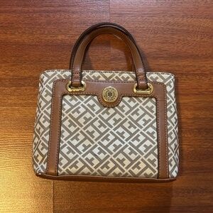 Small Tommy Hilfiger Handbag w/ Gold Hardware & Adjustable Straps